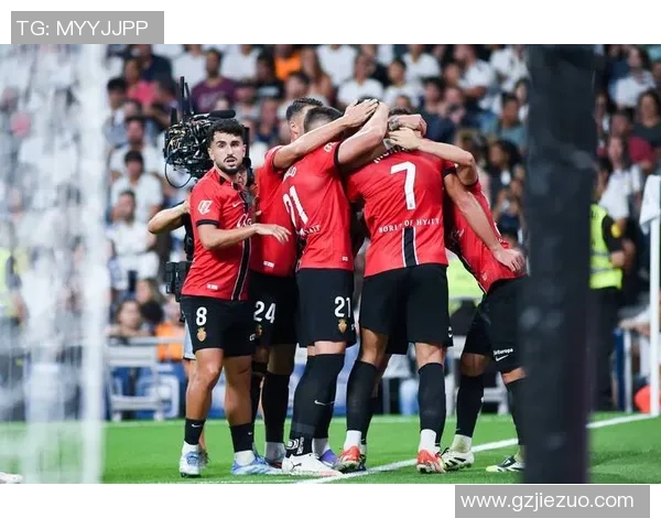 8月30日足球界亮点球星盘点 聚焦当日最热赛事与表现分析 8月30日足球界亮点球星盘点 聚焦当日最热赛事与表现分析