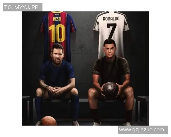 C罗与梅西同框卡套精美设计，球迷必备收藏精品推荐