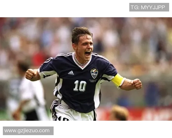 世界上最重足球球星揭秘 他如何在赛场上打破体型限制创造辉煌