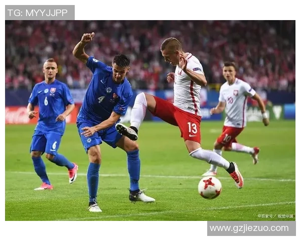 捷克足球球星赛场突发晕倒送医 生命体征稳定情况引关注 捷克足球球星赛场突发晕倒送医 生命体征稳定情况引关注