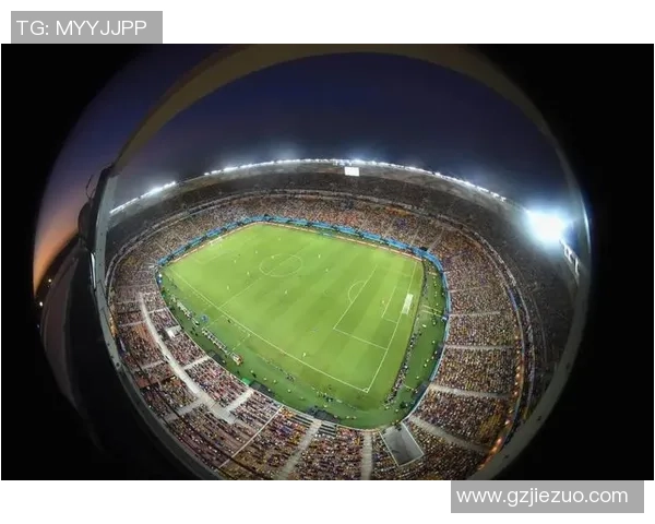 足球星空下的传奇梦:球场与星辰共舞的辉煌时刻 足球星空下的传奇梦:球场与星辰共舞的辉煌时刻